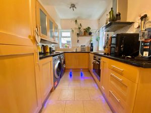 Kitchen- click for photo gallery